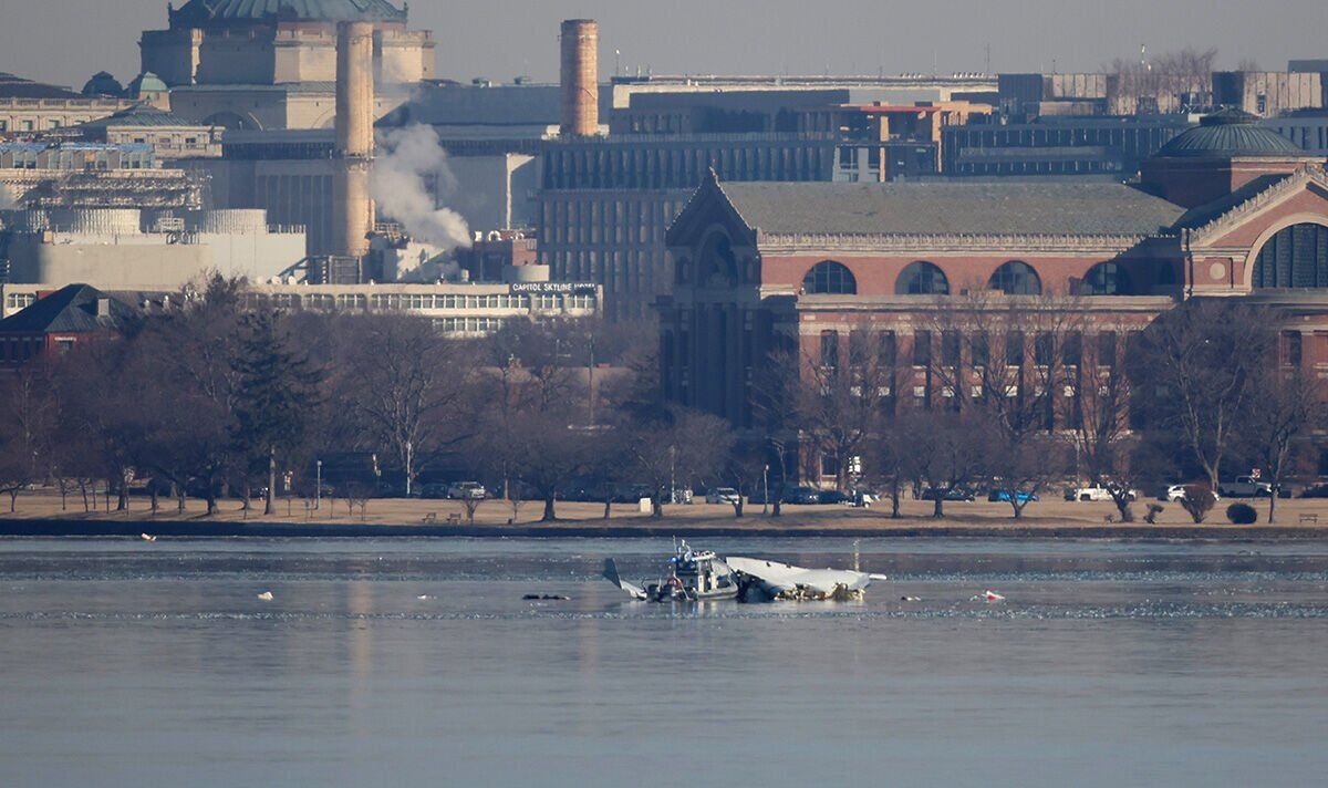 American Airlines Crash in D.C. Is Third Deadliest U.S. Aircraft ...