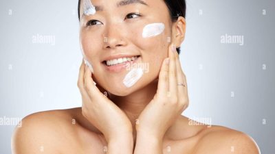 Sun head protection woman hi-res stock photography and images - Alamy